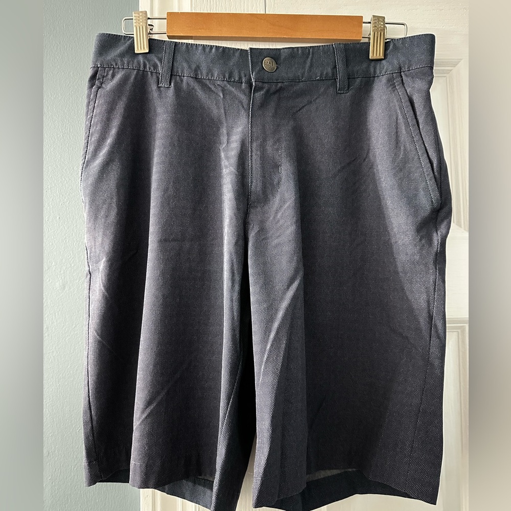 Men’s Adidas Golf Shorts. Size 30. Great condition.